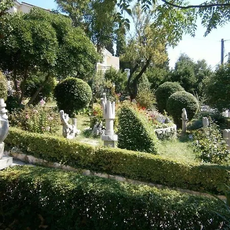 Moderne In Mit Schoenem Garten アパート